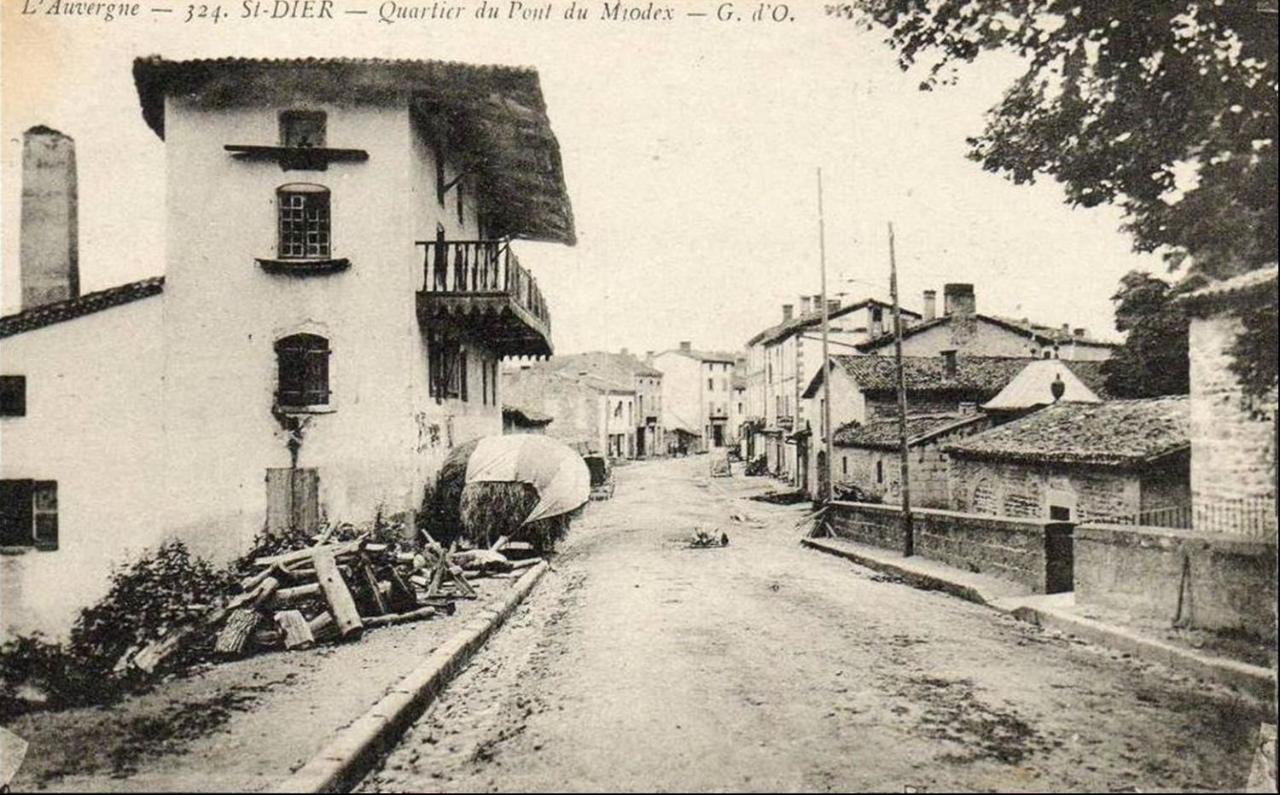 Willa L'Ancien Relais De Poste*** Saint-Dier-dʼAuvergne Zewnętrze zdjęcie